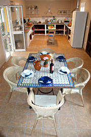 Kitchen & dining room